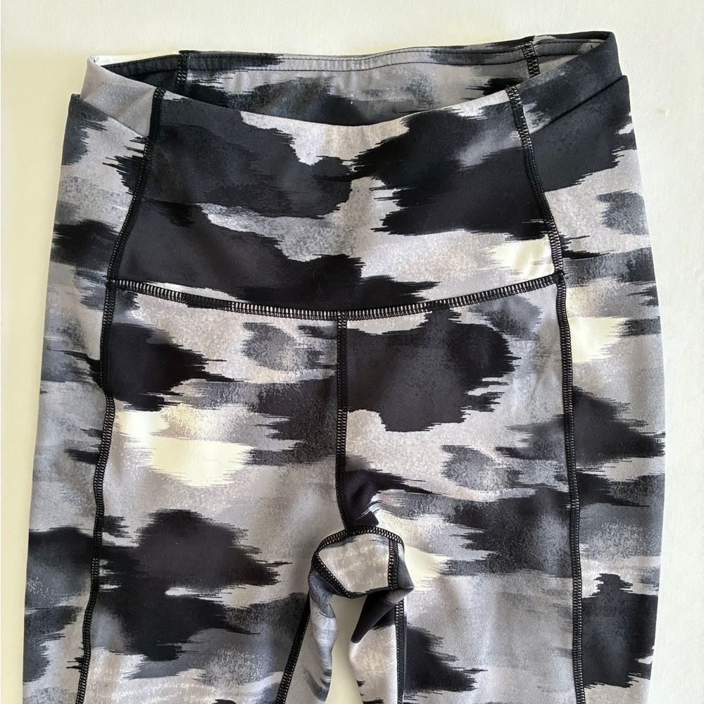 Reebok Leggings Women’s XS Black Gray Camo Stretch Activewear